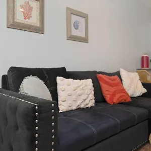 Stylish 2 Bedroom Close 2 Dtown, Nas, And Bch Holiday home Pensacola