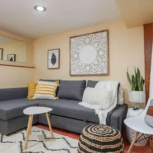 #stayinmydistrict Woodlawn Eclectic -walk To Dekum Apartment Portland